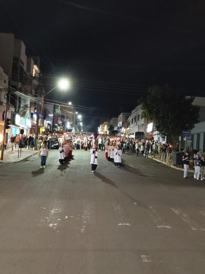 Procissão reúne milhares de fiéis em Laranjeiras do Sul e emociona comunidade na Sexta-feira Santa